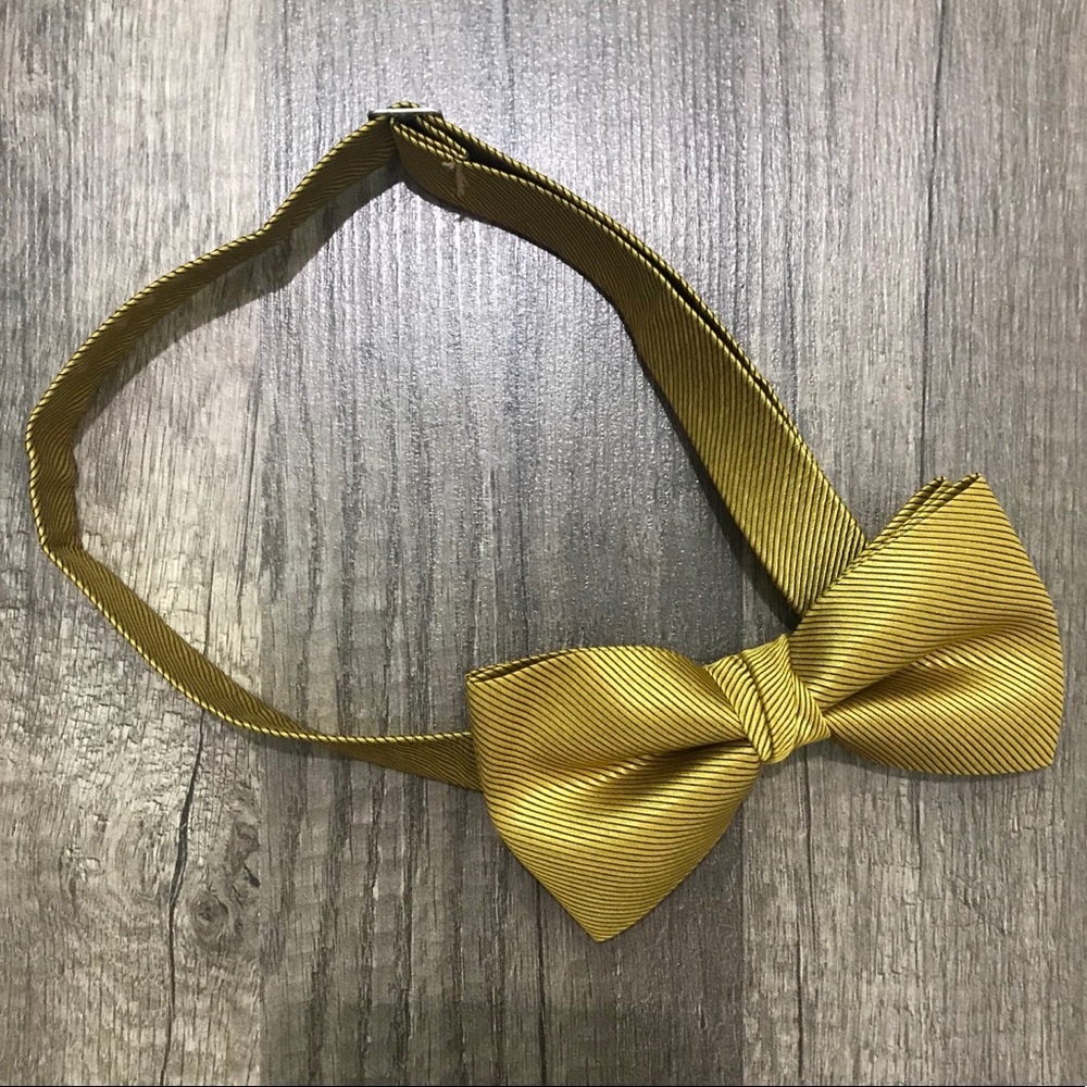 Men’s Yellow gold black striped bow tie